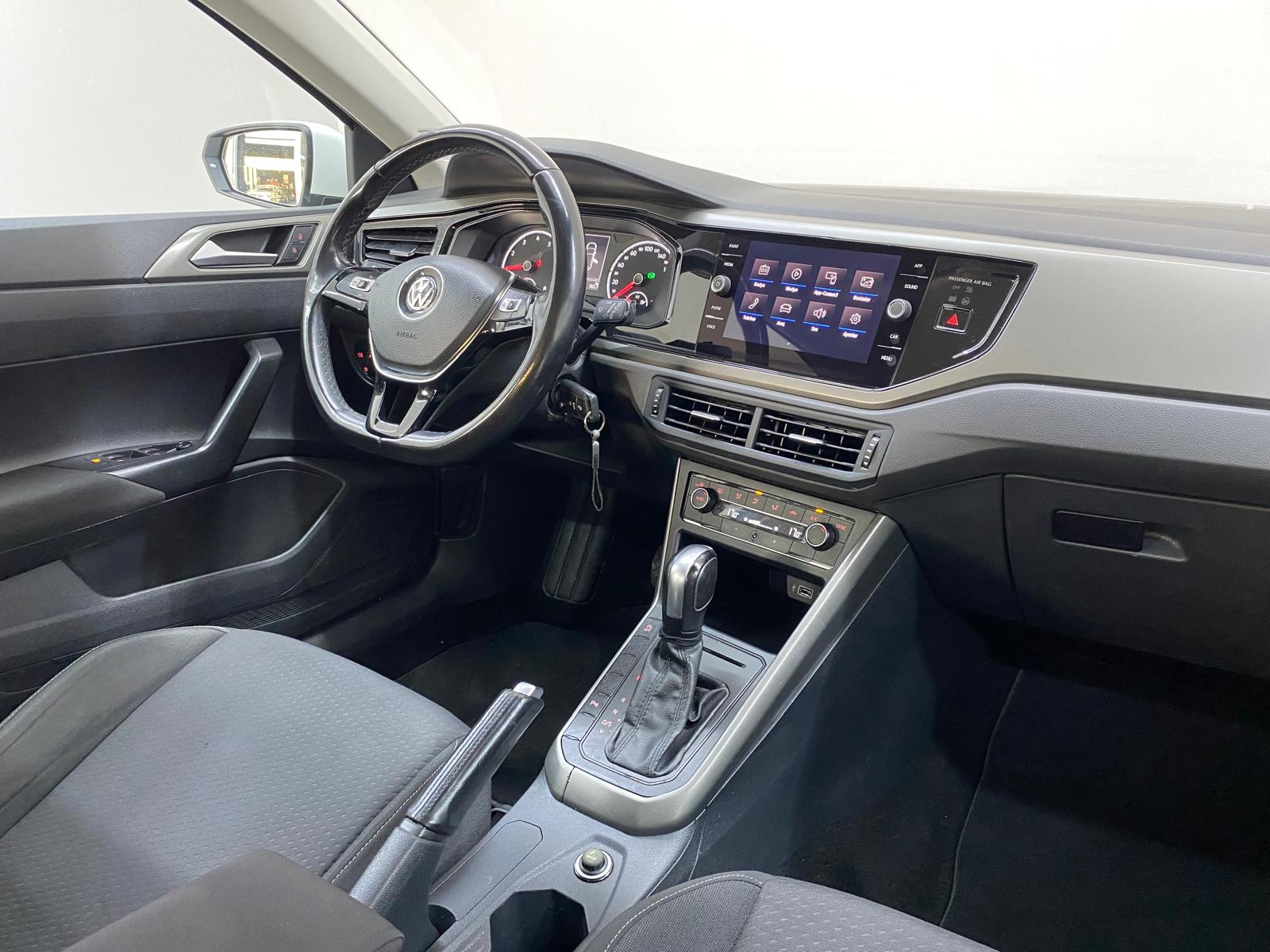 VOLKSWAGEN POLO 24